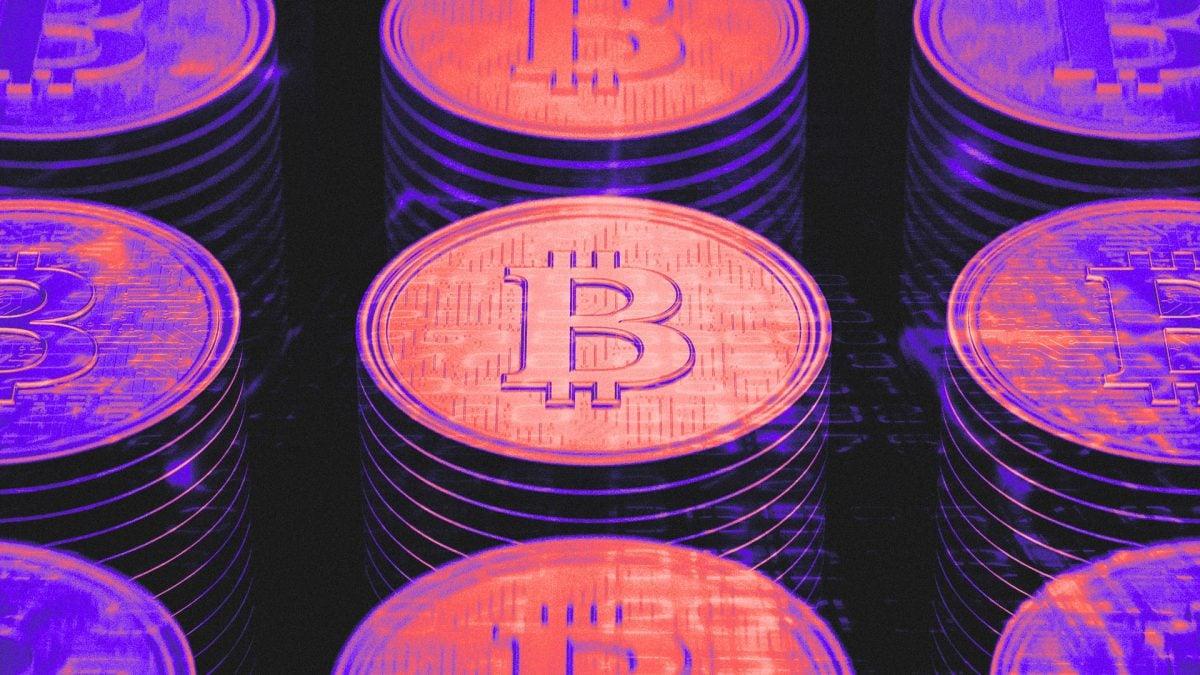 CryptoQuant表示，随着比特币价格下跌，大型比特币持有者增加了向交易所的存款。