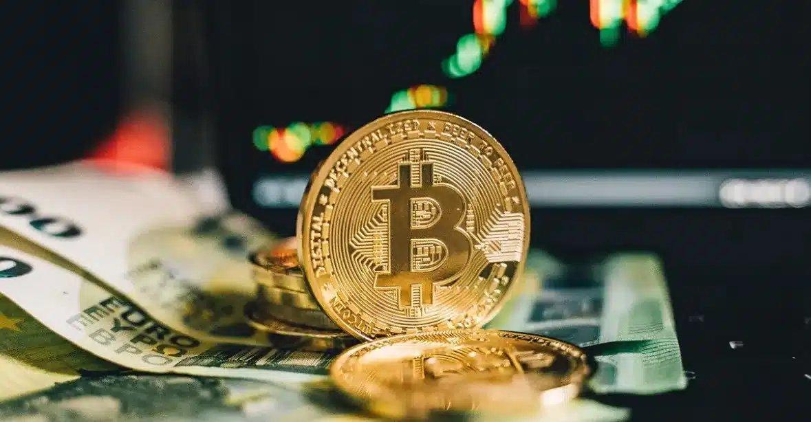 分析师：新周期信号浮现，比特币或冲破20万美元天花板